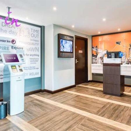 Premier Inn Oxford Кидлингтон Экстерьер фото